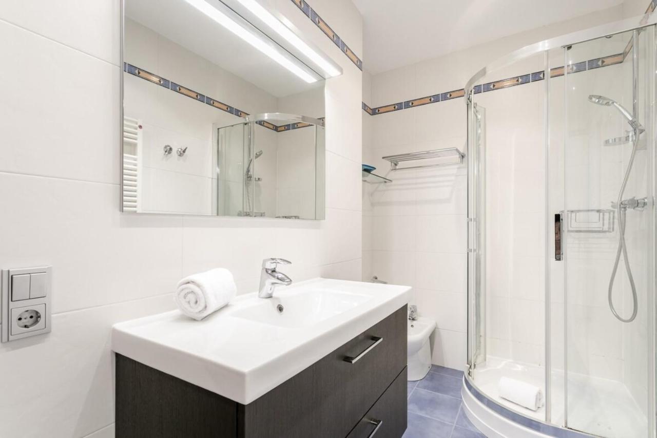 Fantastic 2 Bedroom 5 Minutes By Car From Plaza Catalunya Barcelona Ngoại thất bức ảnh