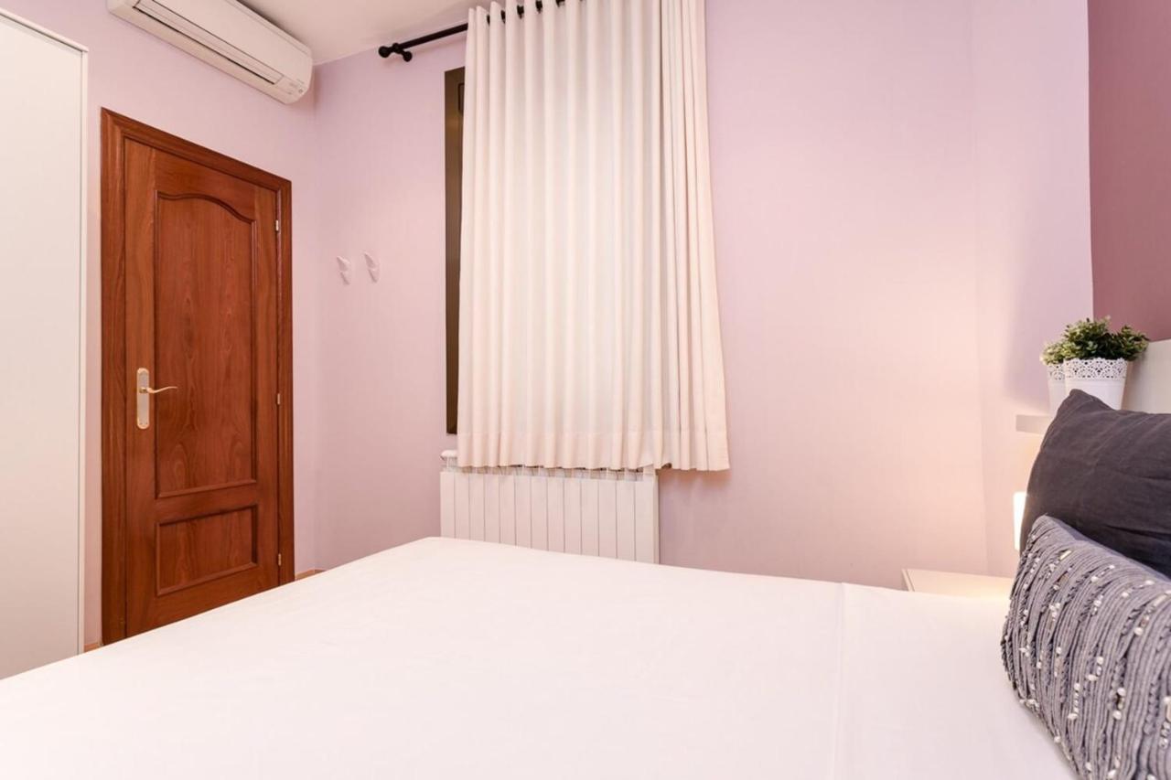 Fantastic 2 Bedroom 5 Minutes By Car From Plaza Catalunya Barcelona Ngoại thất bức ảnh